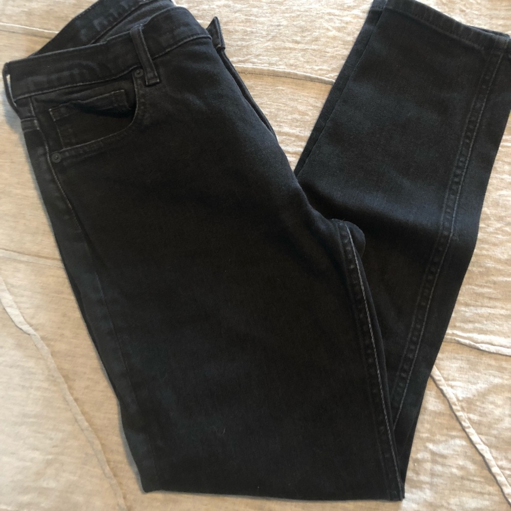 Everlane Mid-Rise Skinny Jean - Black